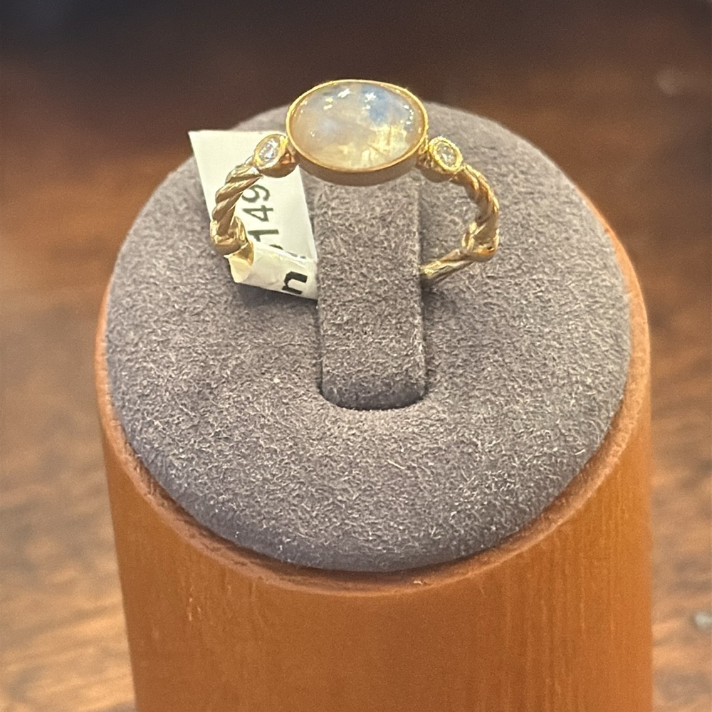 NWT🎉host pickx3🎉🎈 14k royal moonstone and Diamond ring